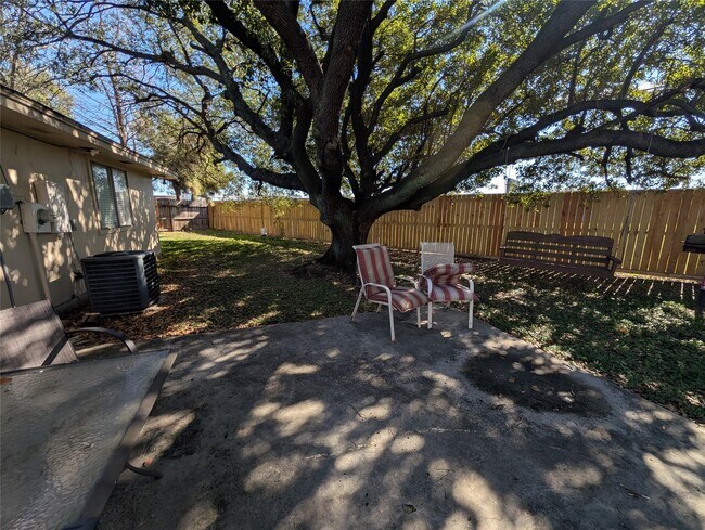 Building Photo - 3435 Creek Grove Dr