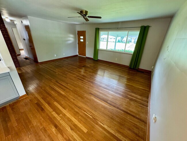 Building Photo - 3 Bedroom - Upper Arlington