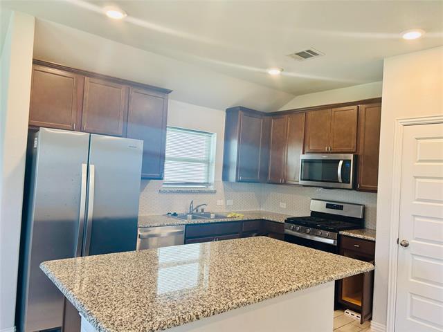 Building Photo - 1917 Briar Rose Dr