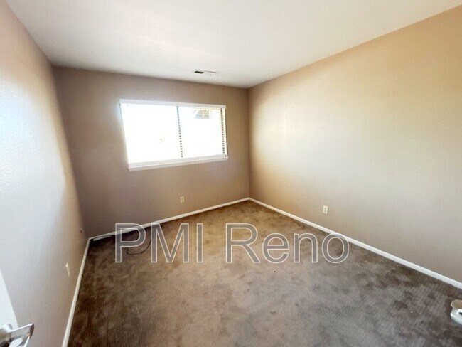 Building Photo - 1555 Foster Dr