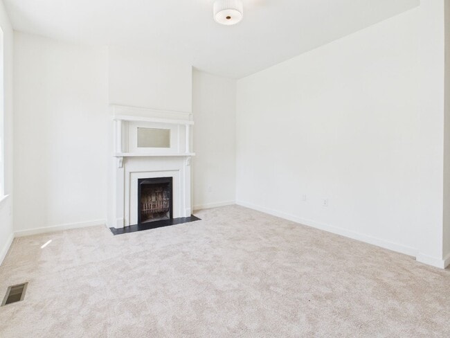 Building Photo - 204 Wellford St