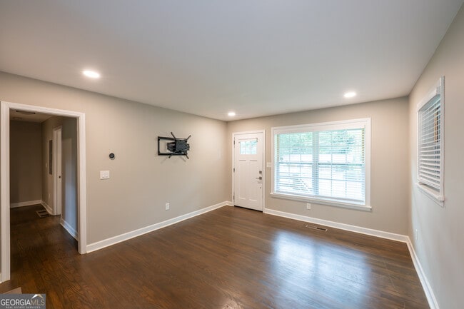 Building Photo - 2131 Bixler Cir
