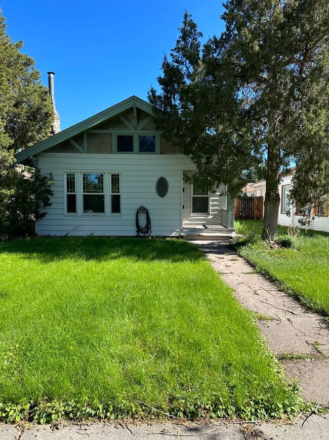 Building Photo - 1208 W 31st St