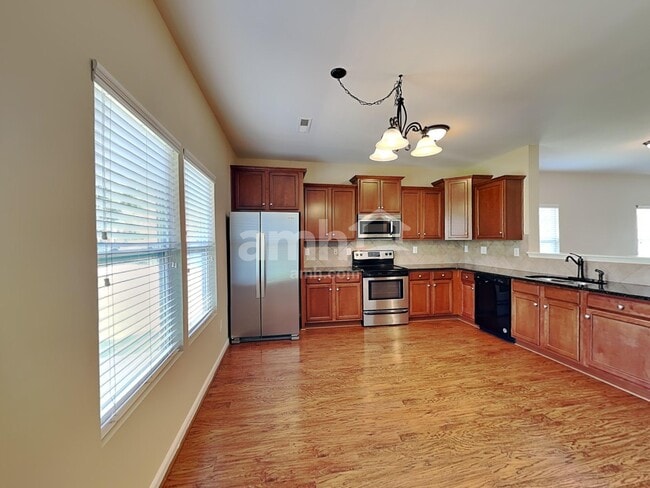 Building Photo - 116 Pickens Ln