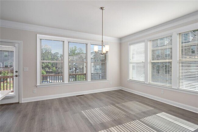 Building Photo - 1363 Live Oak Ln