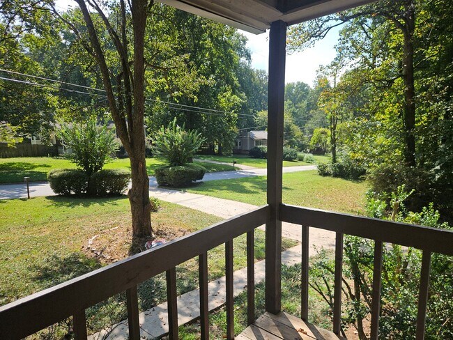 Building Photo - 520 Hardy Cir