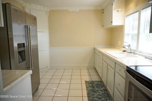 Building Photo - 2812 Shwonda Ave NE