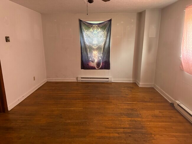 Building Photo - 1311 Giles Rd