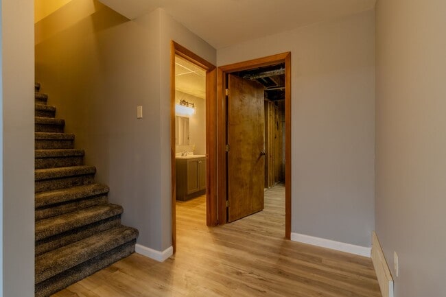 Building Photo - Bright, Beautiful, and Effortlessly Move-In Ready