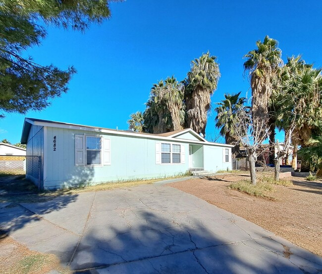 Building Photo - Charming Mid-Century Home in the Heart of ...