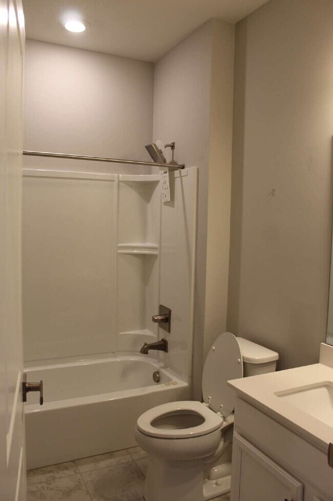 Building Photo - Exquisite 3-Bed Townhouse in Moon Township...