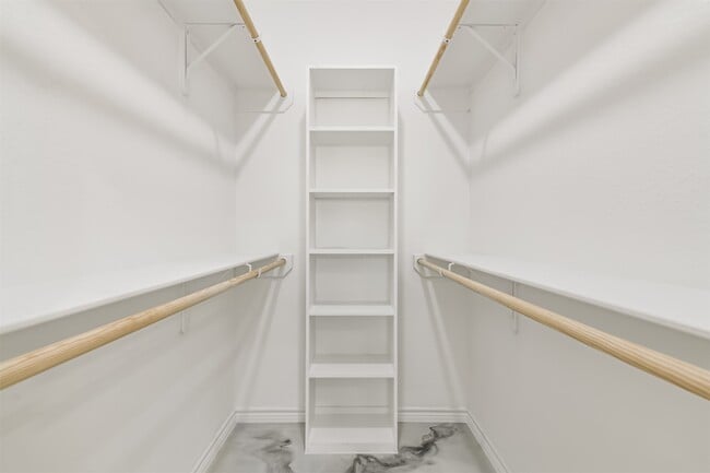 Building Photo - 16922 W Forrestal