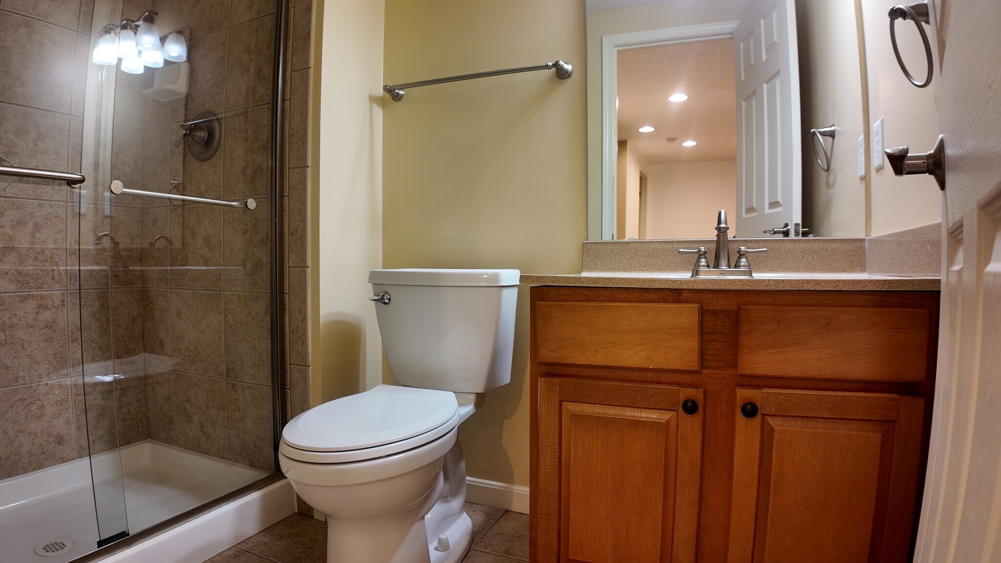 Building Photo - 3505 Thorngate Dr