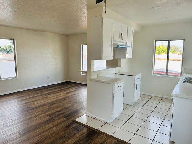 Building Photo - 5847 Gaviota Ave