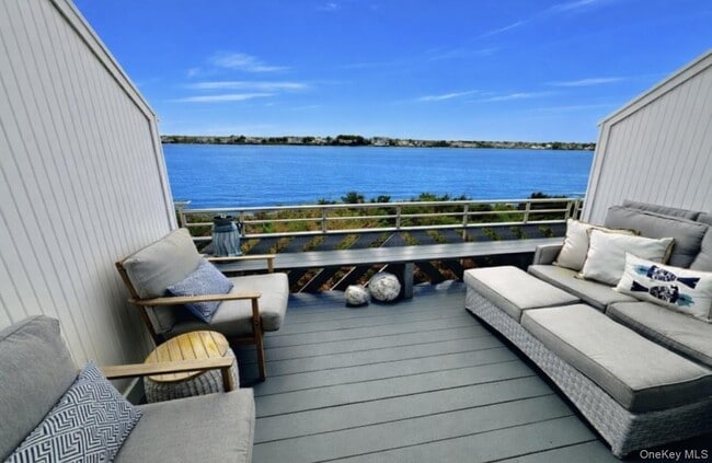 Building Photo - 274 Dune Rd