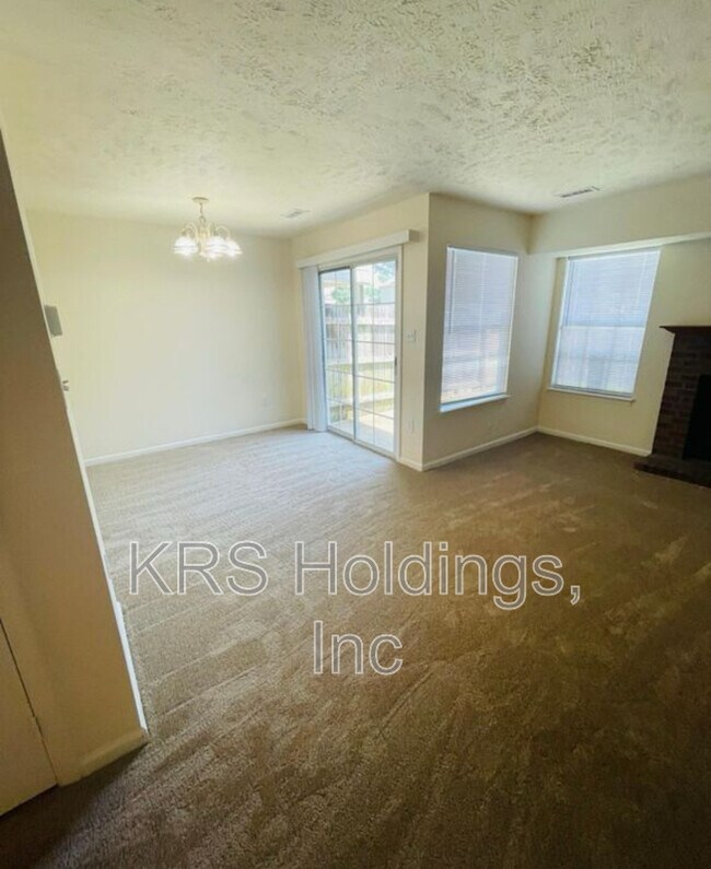 Building Photo - 11006 Salem Village Dr