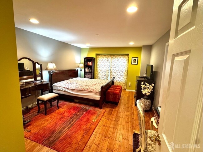 Building Photo - 32 Ketley Pl