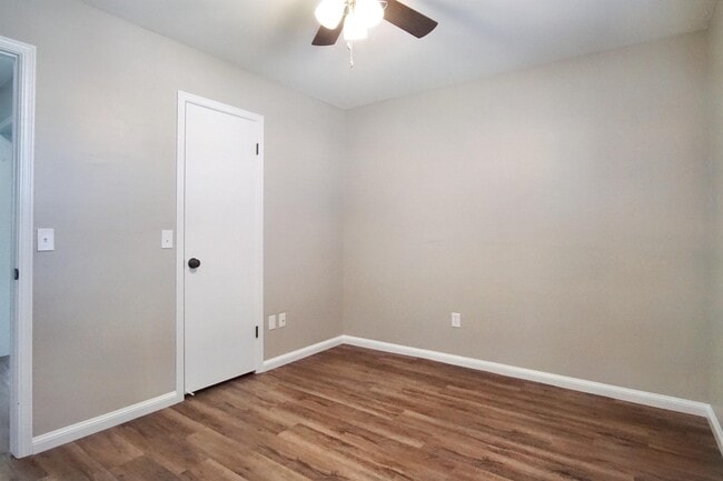 Building Photo - 620 Winding Ln