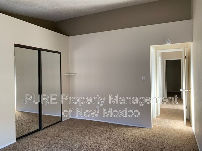 Building Photo - 4556 Platinum Dr NE