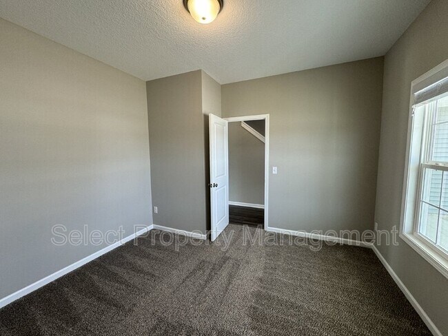 Building Photo - 8225 Catberry Trl