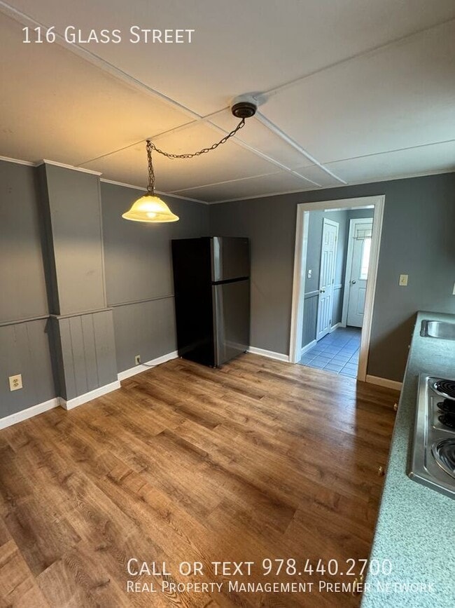 Building Photo - 112-116 Glass St