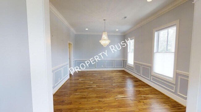 Building Photo - 105 E 3rd St