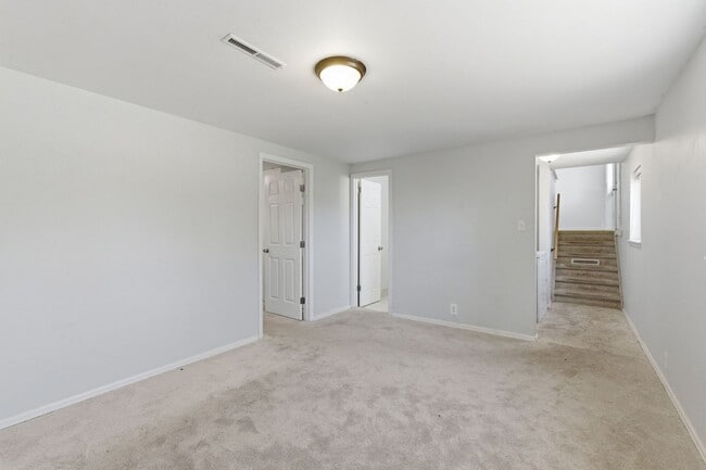 Building Photo - 1415 Holmes Dr