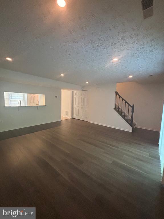 Building Photo - 2 Crosswood Ct