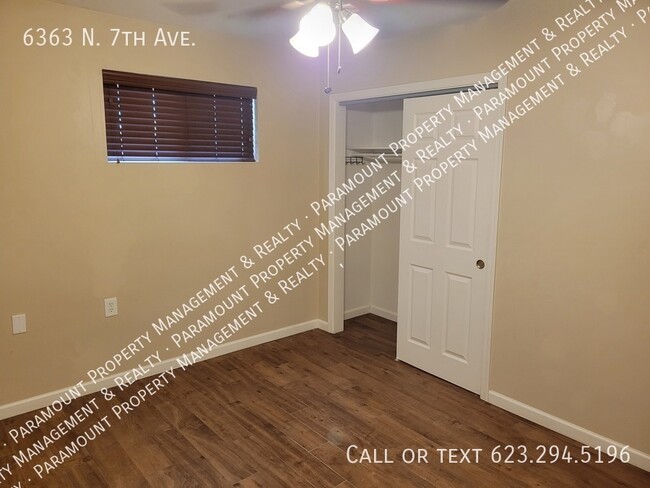 Building Photo - 2 Bed/1 Bath ready for immediate move in!