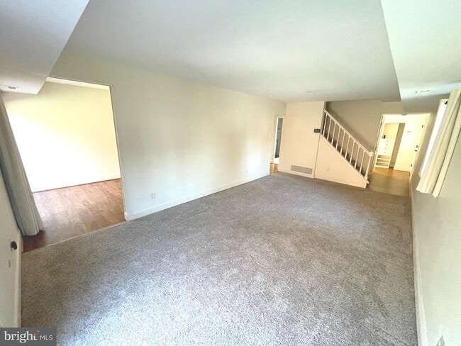 Building Photo - 301 Worthington Dr