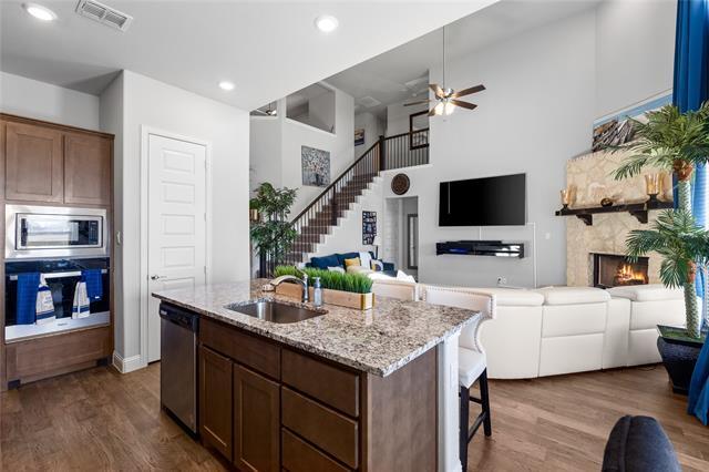 Building Photo - 6017 Mango Dr