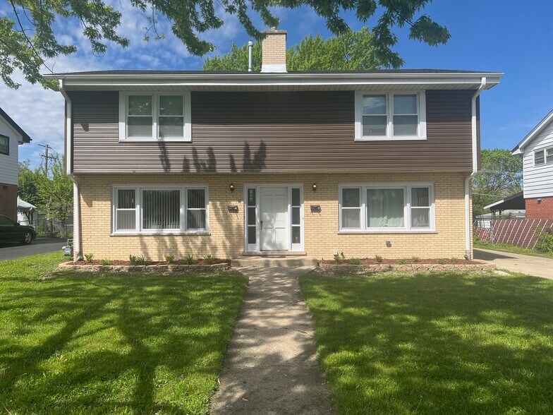 Building Photo - 1046 David Dr