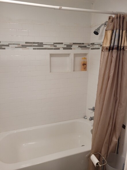 Building Photo - 10 9th Ave