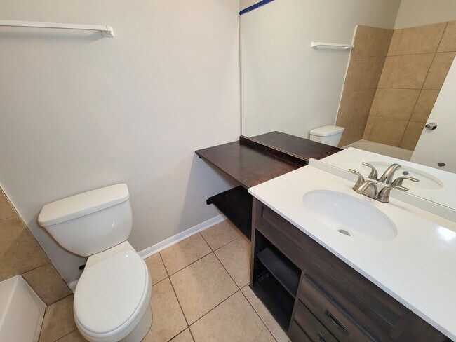 Building Photo - Welcome home to a bright & spacious retreat in sought-after Steeplechase where comfort, function ...