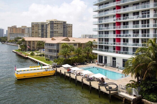 Building Photo - 2600 E Hallandale Beach Blvd