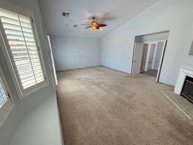Building Photo - Elegant 4Bed/5Bath/3Car gated residence located near Silverado Ranch