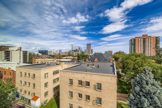 Building Photo - Sunny 6th-Floor Condo at Penn Towers – Rig...