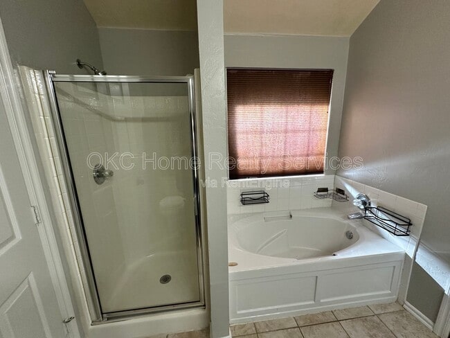 Building Photo - 4905 SE 55th St