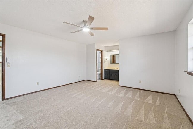 Building Photo - 11805 Ashford Dr