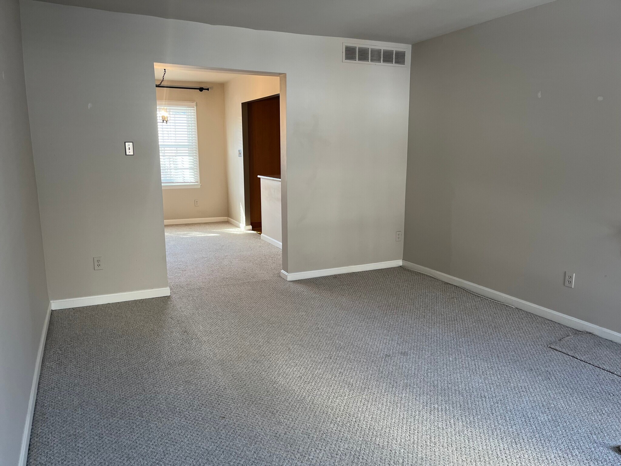 Building Photo - 19 Burnsway Ct