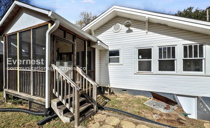 Building Photo - 3258 Pike Ave