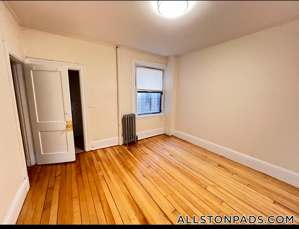 Building Photo - 441 Cambridge St