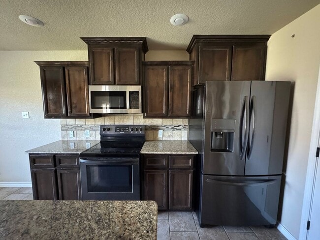 Building Photo - 6109 Newcastle Dr