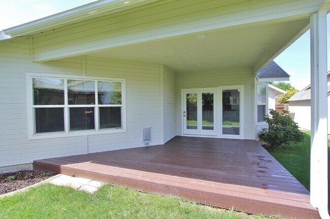 Building Photo - 2610 N Shoveler Way