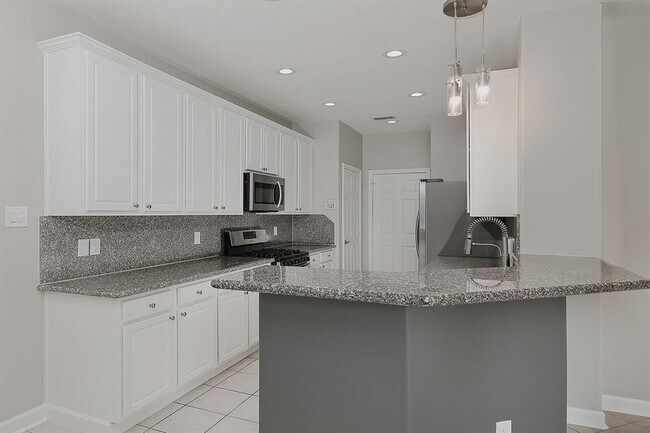 Building Photo - 11 Scenic Brook Ct