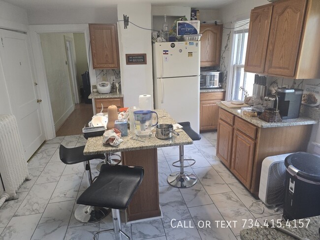 Building Photo - 430 S 4th Ave