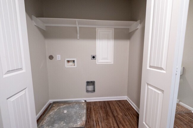 Building Photo - 17039 Amarose Dr