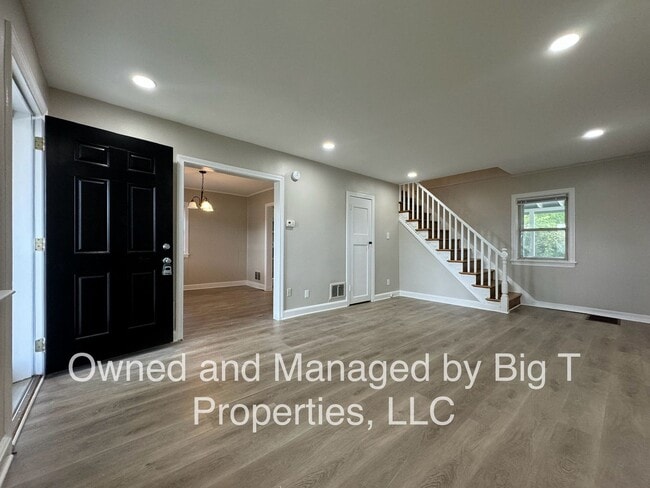 Building Photo - Lovely 3 Bed Home available for Rent!