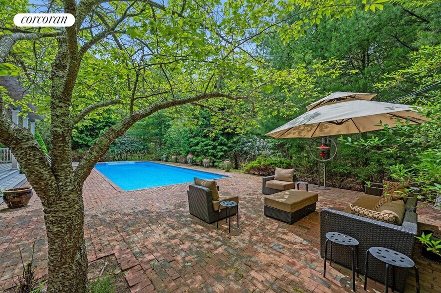 Building Photo - 5 Van Scoys Path E