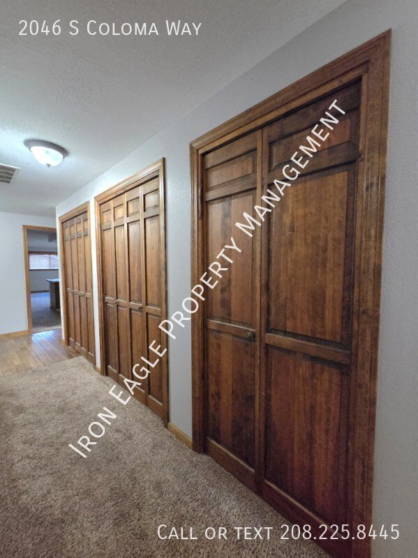 Building Photo - 2046 S Coloma Wy
